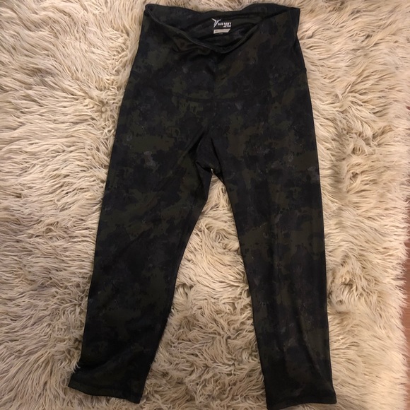 Old Navy Active Fitted Set of 3 Workout Leggings - Picture 4 of 7